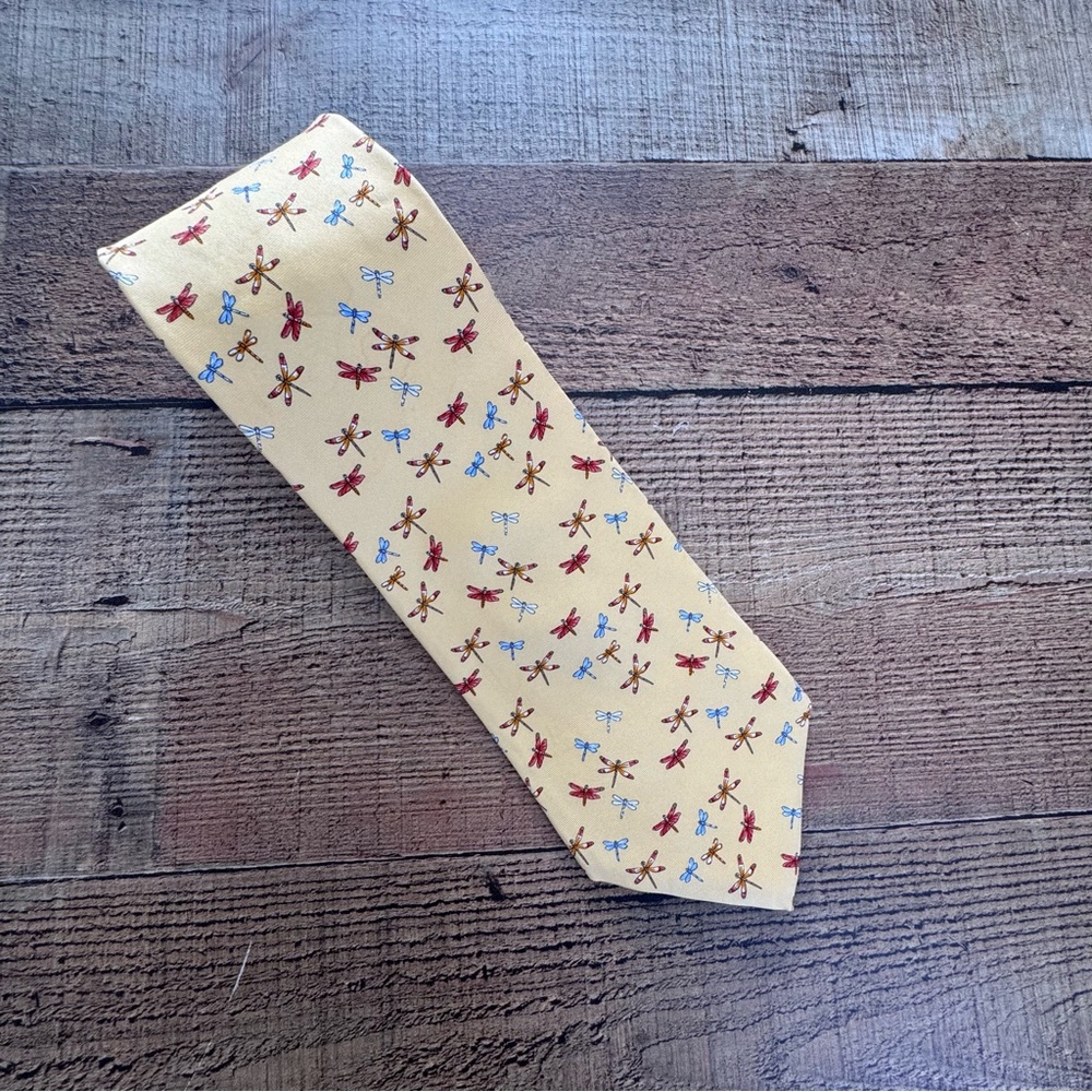 SOUTHHAMPTON Firefly Print 100% Silk Tie Yellow